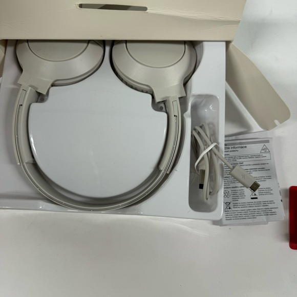 🎧TCL ON EAR HEADPHONES - Picture 10 of 11